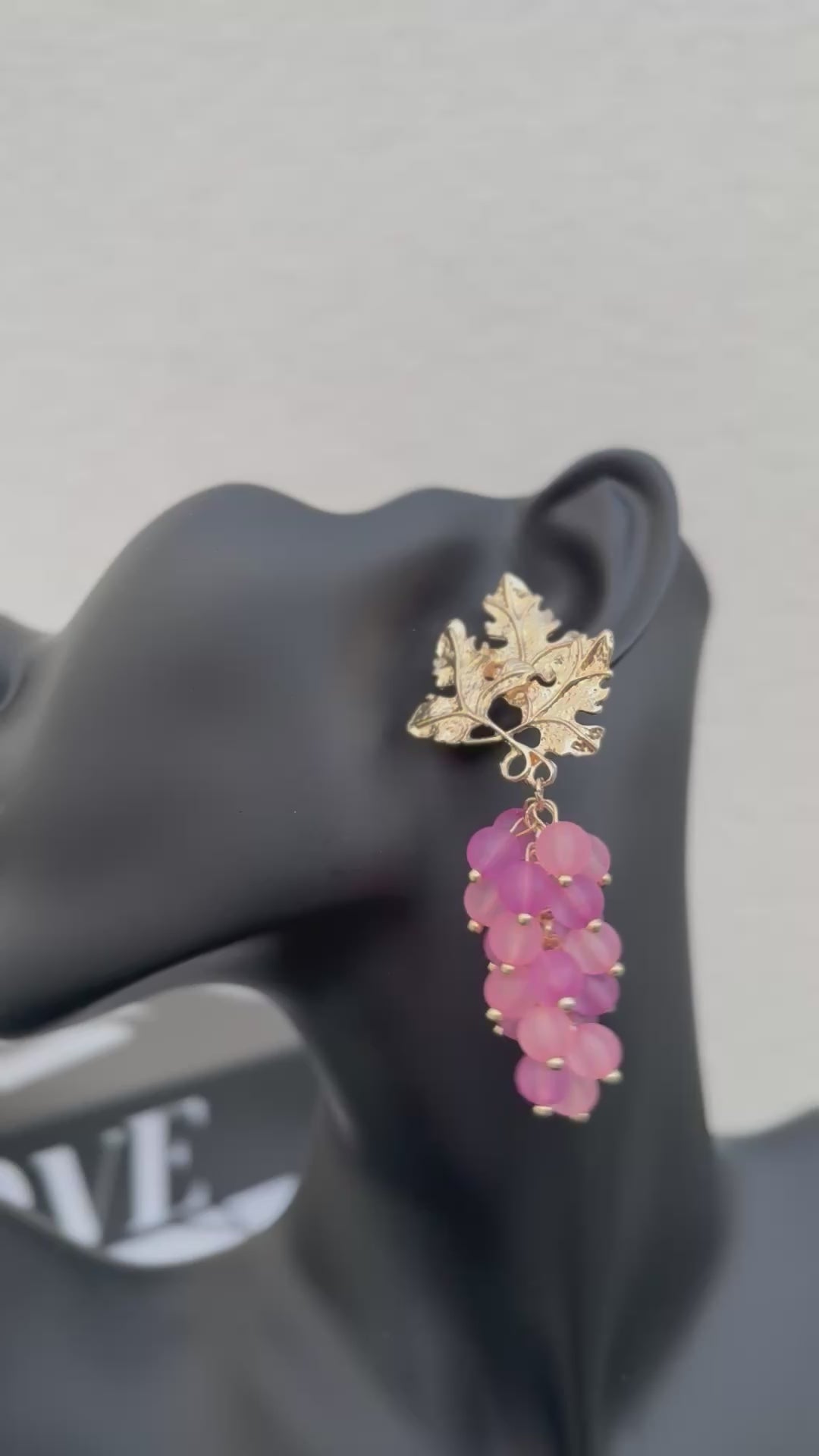 Boucle d’oreille grappe de raisin rose