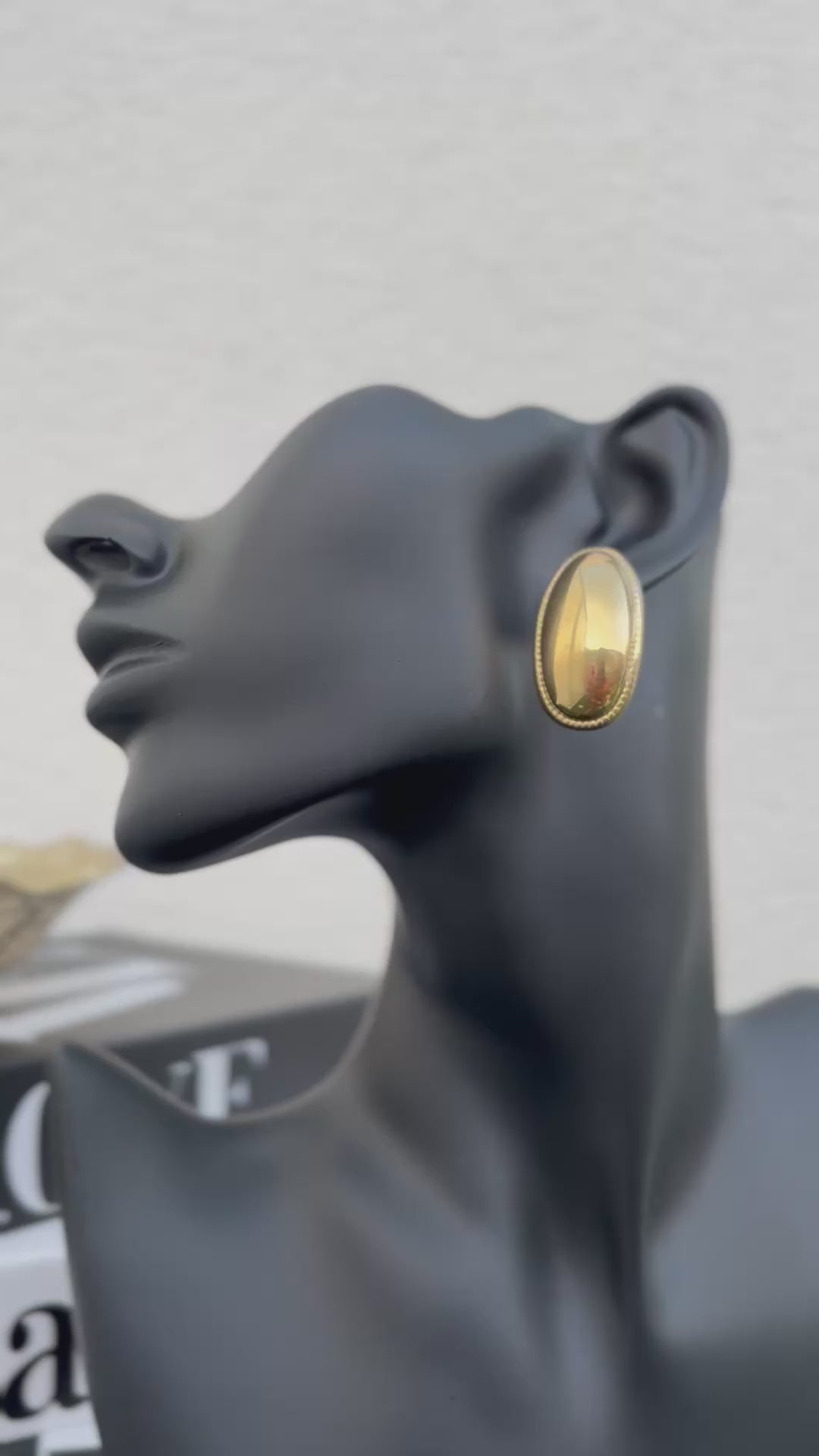 Boucle d’oreille rétro style